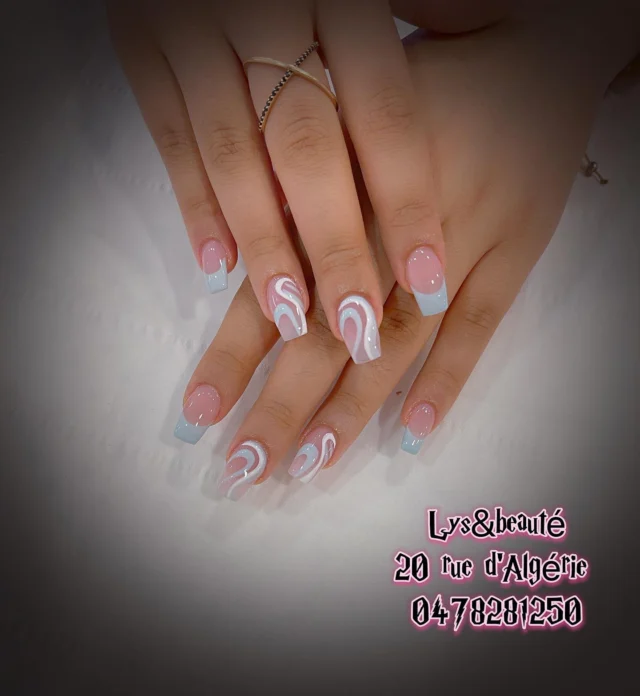 💅🏻💅🏻💅🏻
Pose les ongles complet 
🧚🏻🧚🏻🧚🏻
Follow us @lysbeautelyon RDV en privé 
·
·
·
·
·
·
·
·
#lysbeautelyon#lyon#nails#ongles#lyonnaise#nailart#manucure#nailslyon#semipermanent #extensiondecils#nailsart #lyon1 #terreaux #placeterreaux